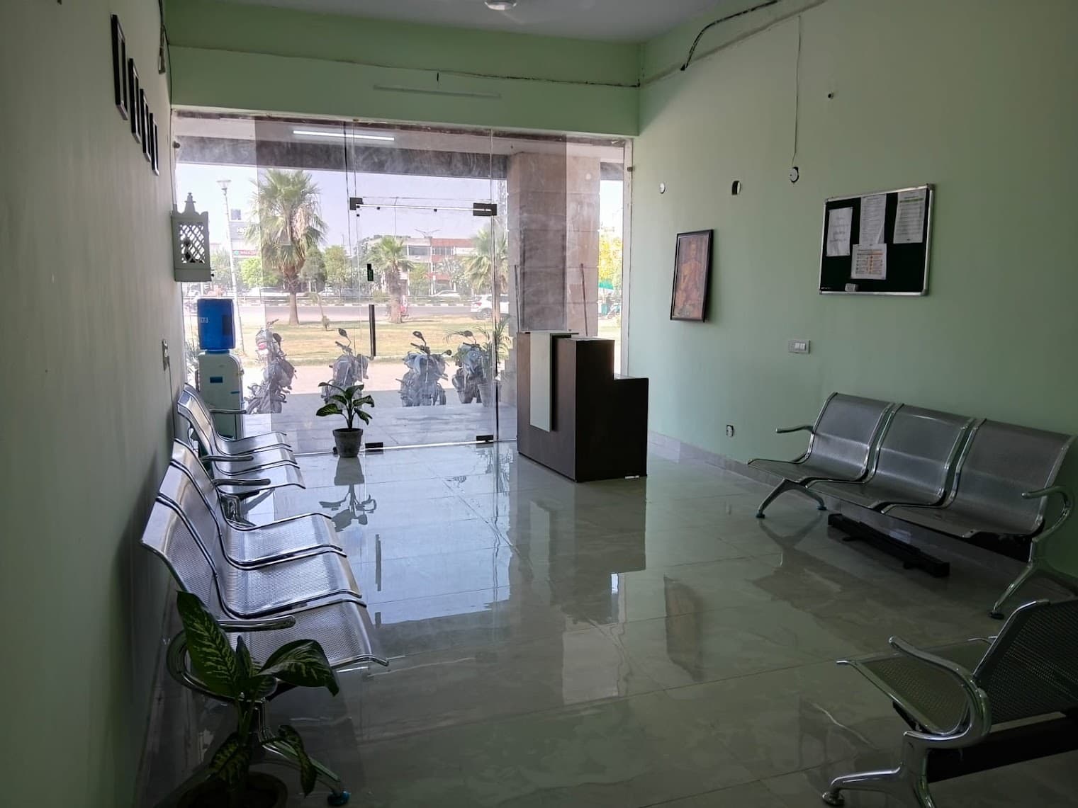 Reception & waiting lounge